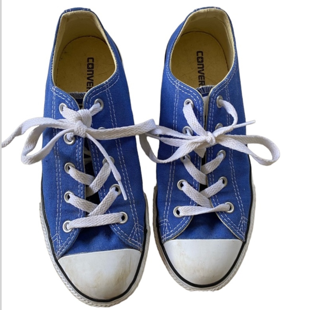 CONVERSE Blue ALL-STAR GIRL’S *LIKE NEW*
SZ. 3 SNEAKERS